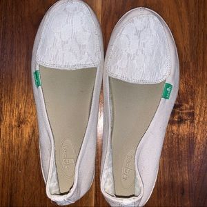 Sanuk Slip ons